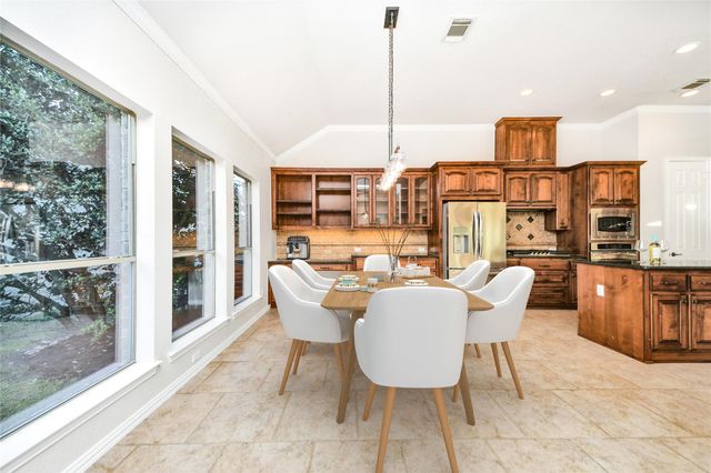 7 Dunwood Springs Court, Shenandoah, TX 77381