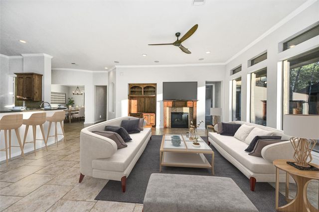 7 Dunwood Springs Court, Shenandoah, TX 77381