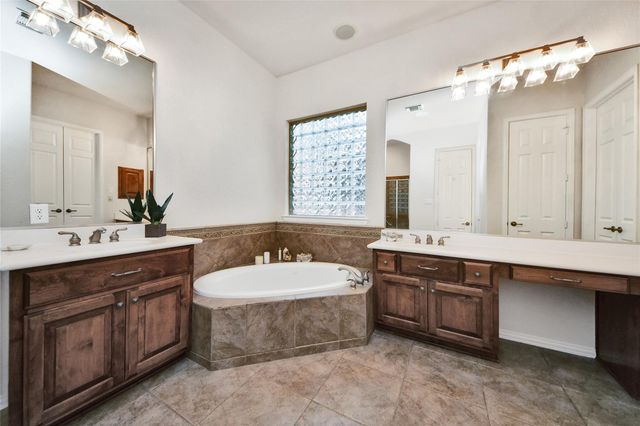 7 Dunwood Springs Court, Shenandoah, TX 77381