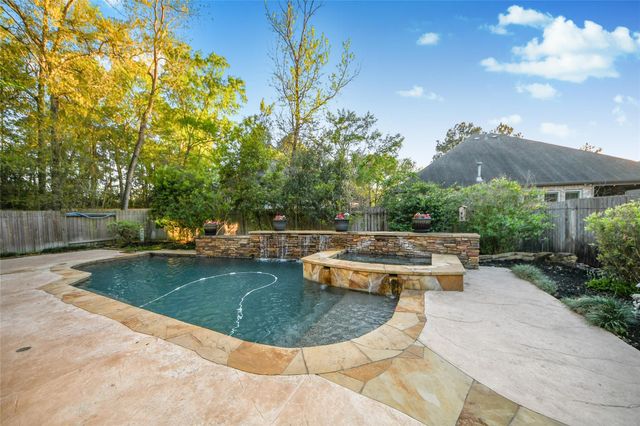 7 Dunwood Springs Court, Shenandoah, TX 77381