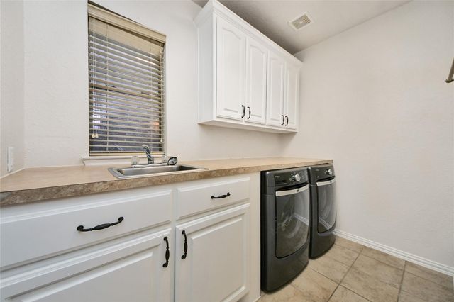 7 Dunwood Springs Court, Shenandoah, TX 77381