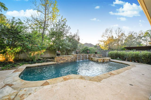 7 Dunwood Springs Court, Shenandoah, TX 77381