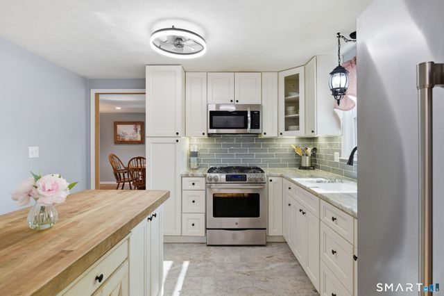 9 Overhill Road, Enfield, CT 06082