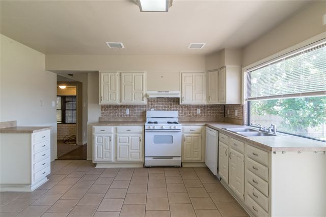 3314 Ridgemoor Drive, Garland, TX 75044