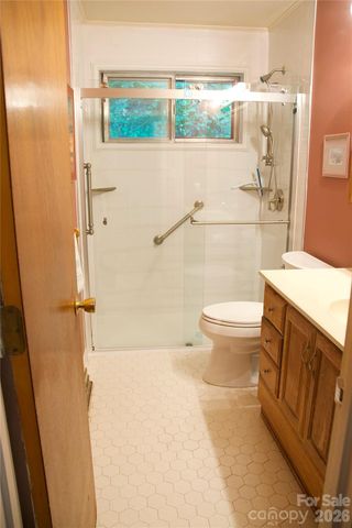 4631 Highlake Drive, Charlotte, NC 28215