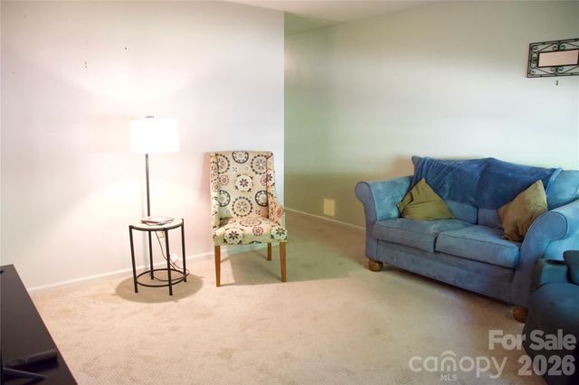 4631 Highlake Drive, Charlotte, NC 28215