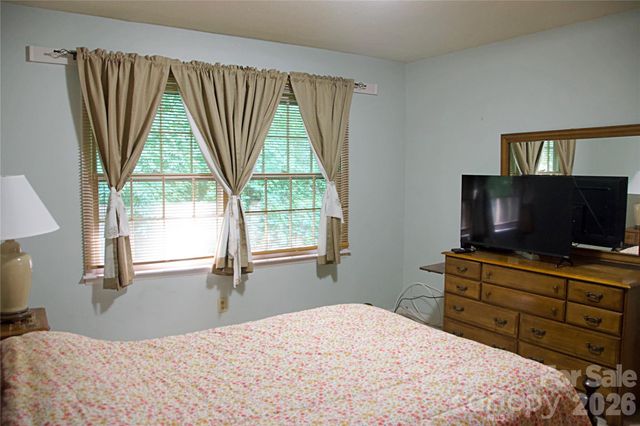 4631 Highlake Drive, Charlotte, NC 28215
