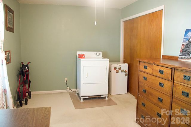 4631 Highlake Drive, Charlotte, NC 28215