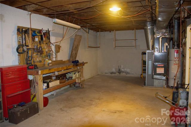 4631 Highlake Drive, Charlotte, NC 28215