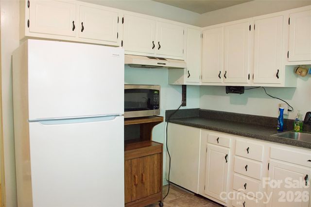 4631 Highlake Drive, Charlotte, NC 28215