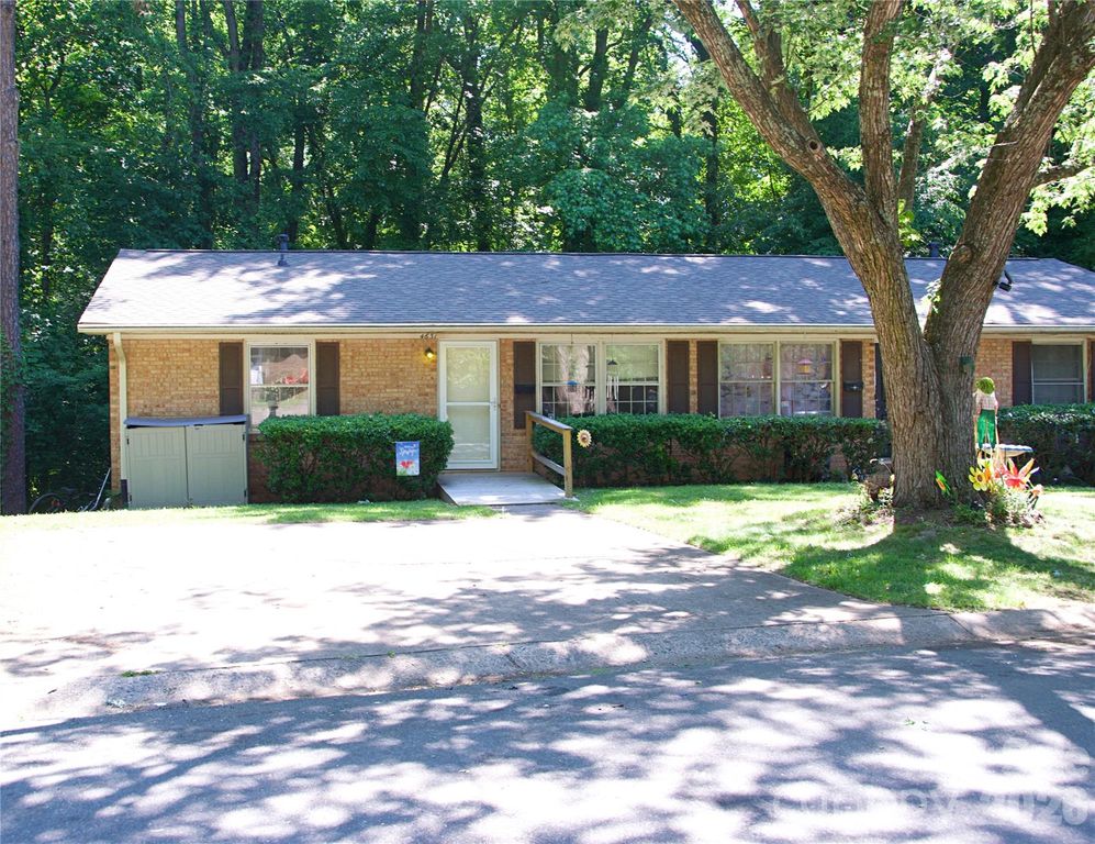 4631 Highlake Drive, Charlotte, NC 28215