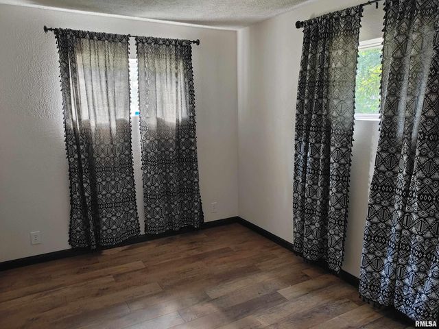 132 N MCARTHUR Drive, North Pekin, IL 61554