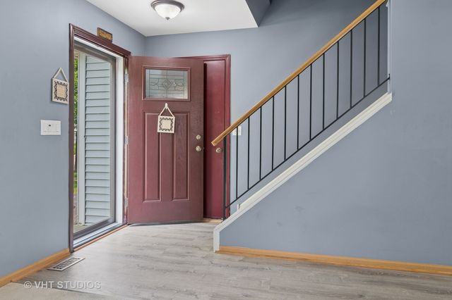 2477 Smithfield Court, Aurora, IL 60503
