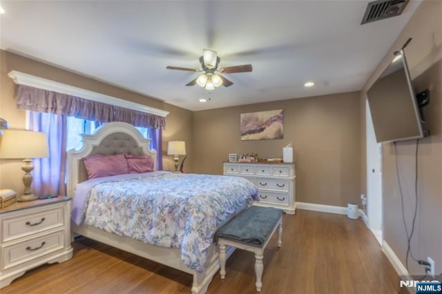 6 Livi Court 1, Elmwood Park, NJ 07407