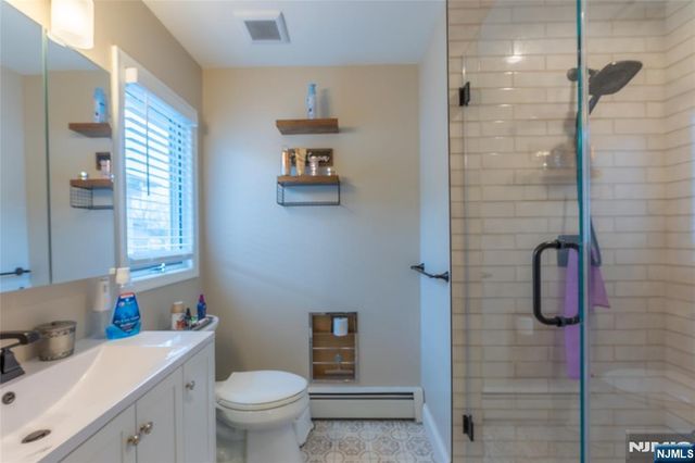 6 Livi Court 1, Elmwood Park, NJ 07407