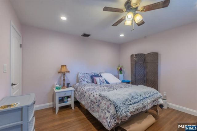 6 Livi Court 1, Elmwood Park, NJ 07407
