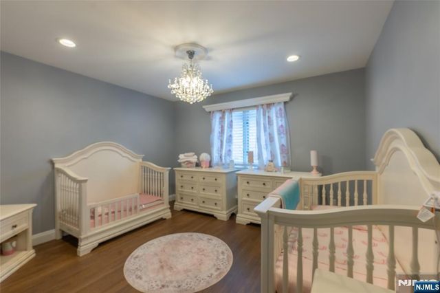 6 Livi Court 1, Elmwood Park, NJ 07407