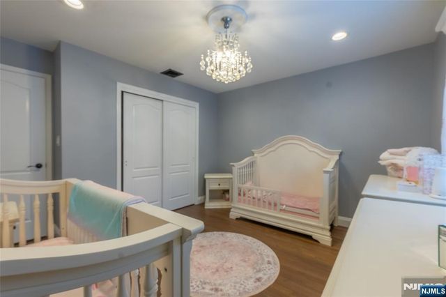 6 Livi Court 1, Elmwood Park, NJ 07407