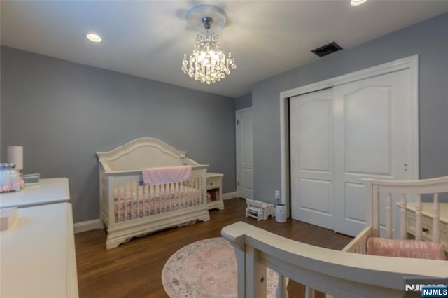 6 Livi Court 1, Elmwood Park, NJ 07407