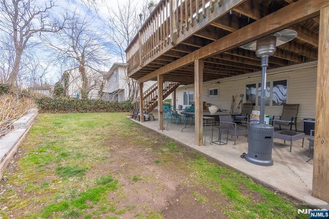 6 Livi Court 1, Elmwood Park, NJ 07407