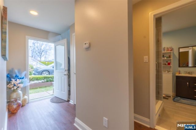 6 Livi Court 1, Elmwood Park, NJ 07407