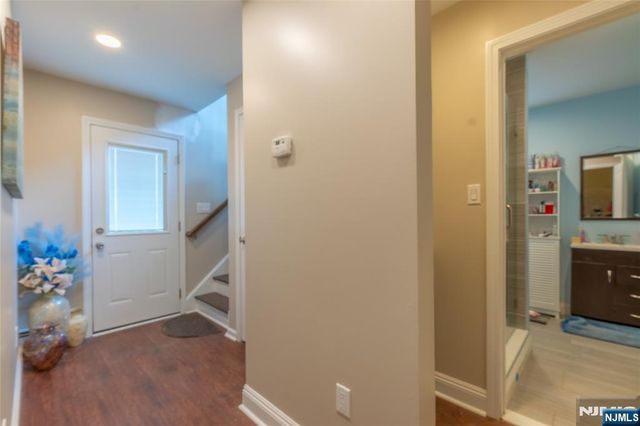 6 Livi Court 1, Elmwood Park, NJ 07407
