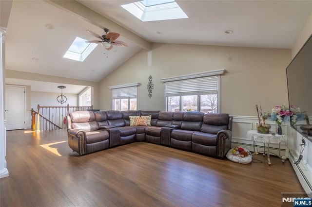 6 Livi Court 1, Elmwood Park, NJ 07407