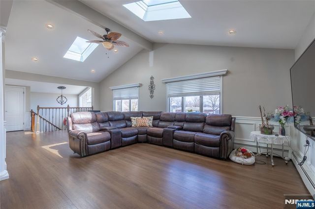 6 Livi Court 1, Elmwood Park, NJ 07407