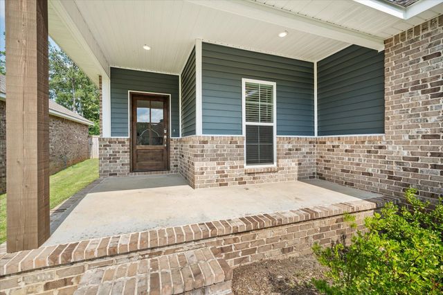 44 N Barnes Field Dr., Hattiesburg, MS 39402
