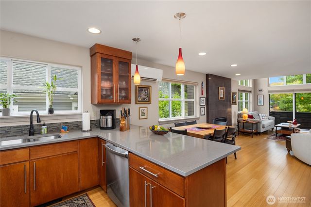 537 A Martin Luther King Jr Way S, Seattle, WA 98144