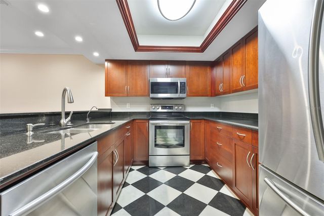 606 S GLEN AVENUE 10, Tampa, FL 33609