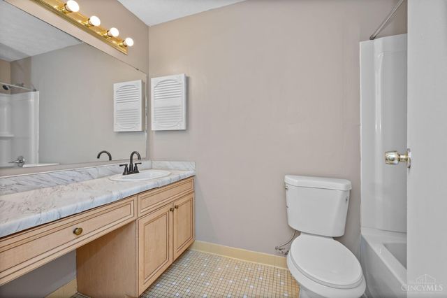 6604 Hearne Road, Green Twp, OH 45248