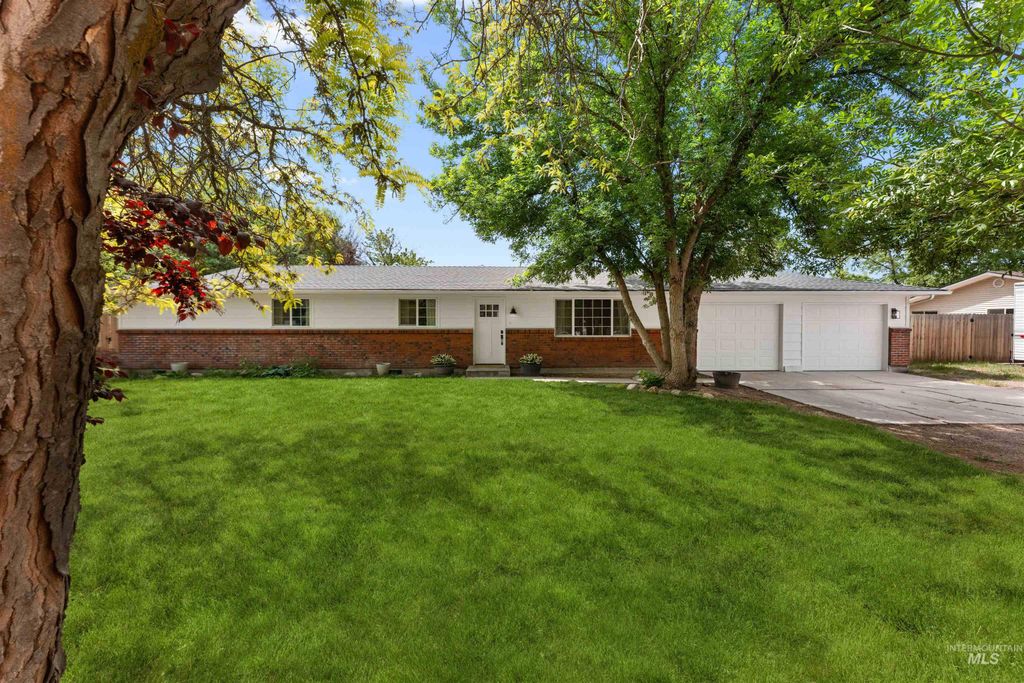 15141 Daniel St, Caldwell, ID 83607