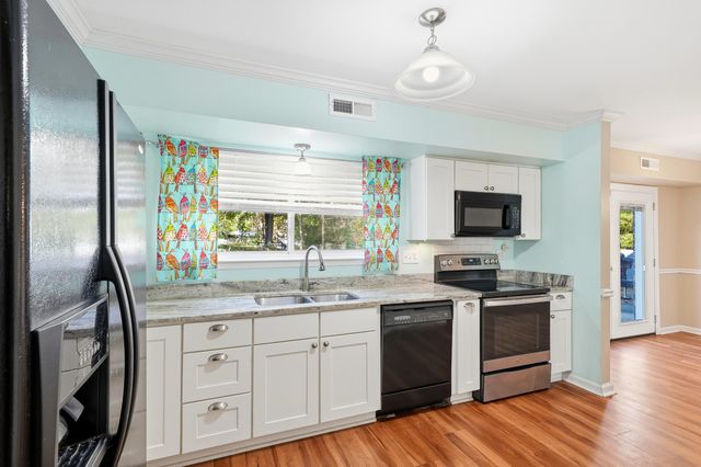 129 Canaberry Circle, Summerville, SC 29483