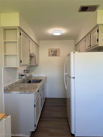 204 Princeton Drive, South Lyon, MI 48178
