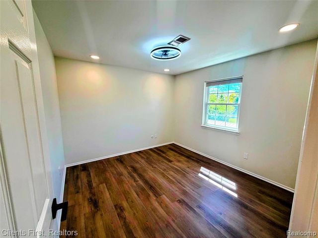204 Princeton Drive, South Lyon, MI 48178