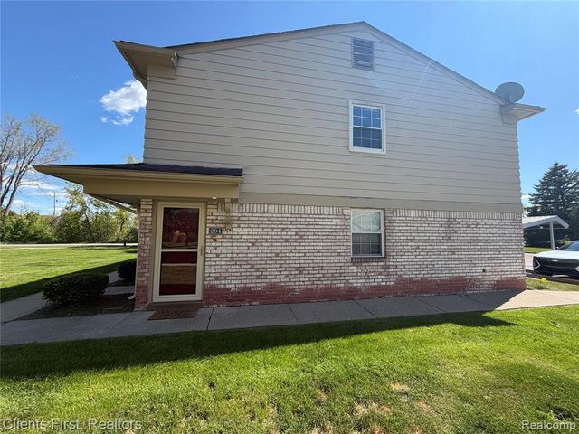 204 Princeton Drive, South Lyon, MI 48178