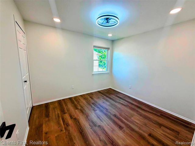 204 Princeton Drive, South Lyon, MI 48178