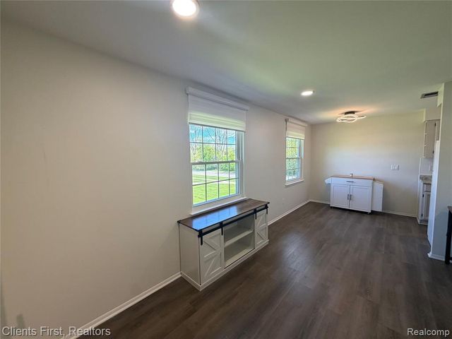 204 Princeton Drive, South Lyon, MI 48178