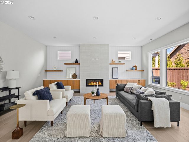 3652 Nw LANA Pl, Portland, OR 97229