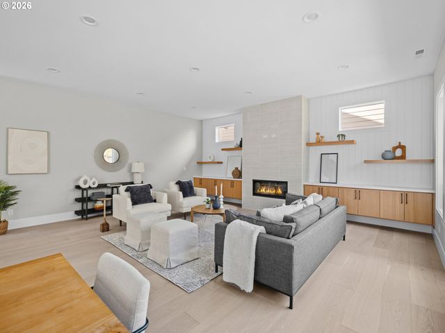3652 Nw LANA Pl, Portland, OR 97229