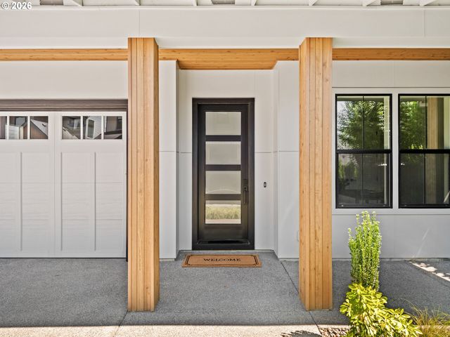 3652 Nw LANA Pl, Portland, OR 97229