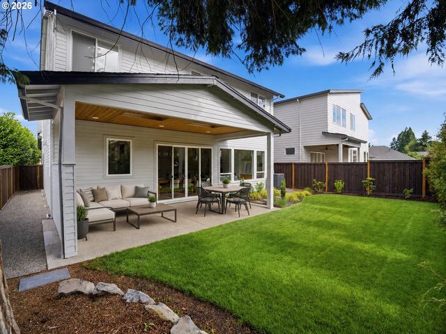 3652 Nw LANA Pl, Portland, OR 97229