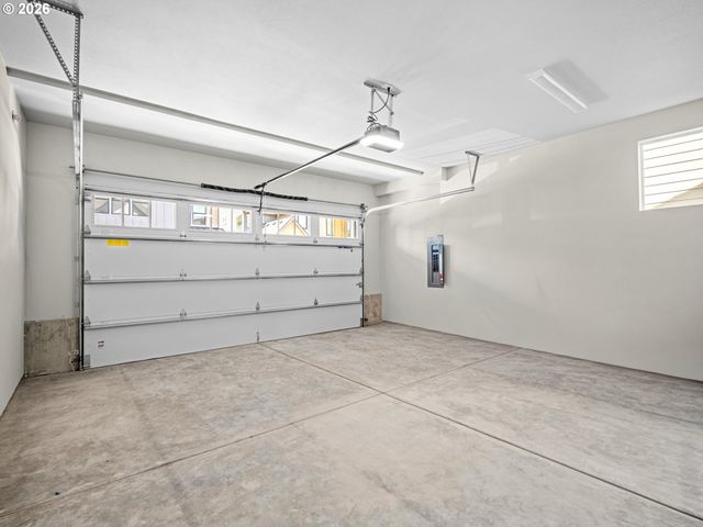 3652 Nw LANA Pl, Portland, OR 97229