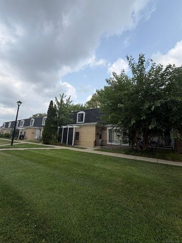29852 CITY CENTER Drive, Warren, MI 48093