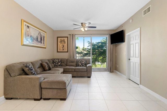7775 Southampton Terrace 310, Tamarac, FL 33321