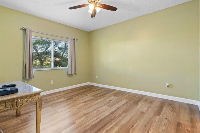 7775 Southampton Terrace 310, Tamarac, FL 33321