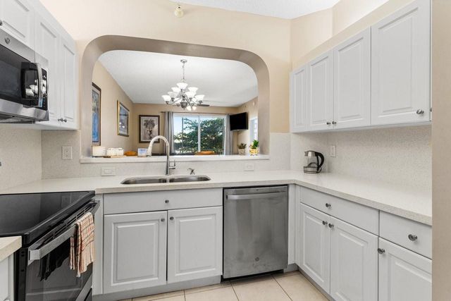 7775 Southampton Terrace 310, Tamarac, FL 33321