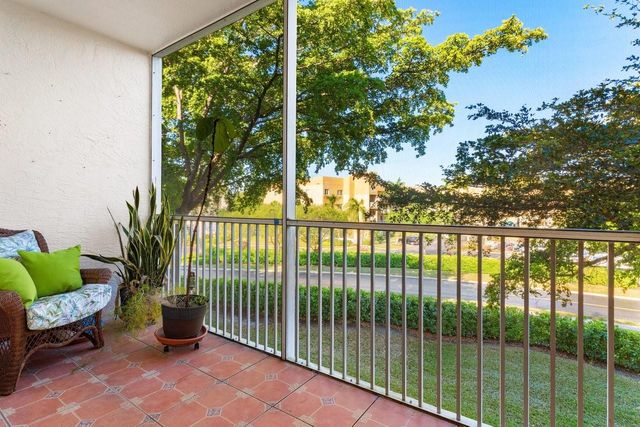 7775 Southampton Terrace 310, Tamarac, FL 33321