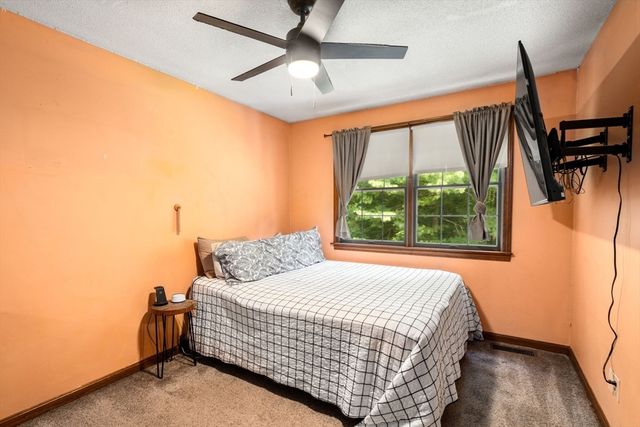419 Southwick Rd A2, Westfield, MA 01085
